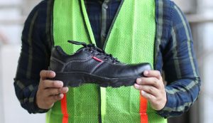 harga sepatu safety